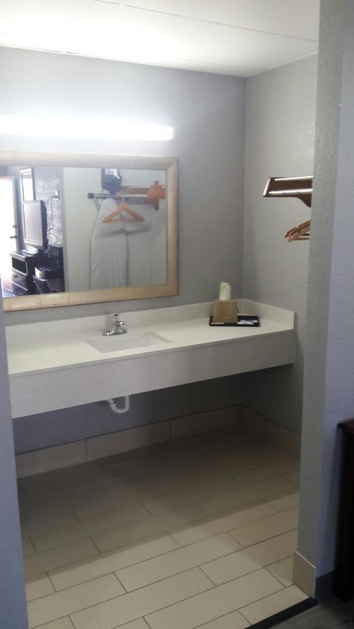 Paris Inn And Suites Ngoại thất bức ảnh