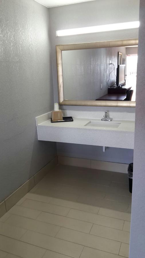 Paris Inn And Suites Ngoại thất bức ảnh
