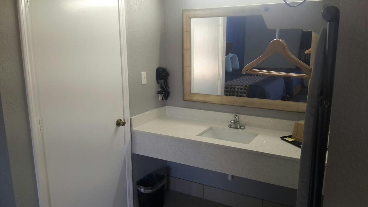 Paris Inn And Suites Ngoại thất bức ảnh